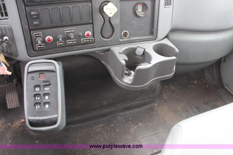 image for item H6014 2005 International DuraStar 4300 sewer jetter truck