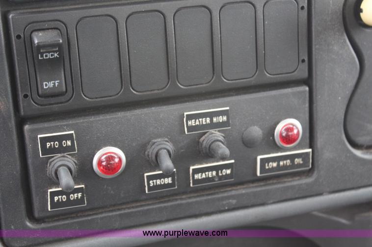 image for item H6014 2005 International DuraStar 4300 sewer jetter truck