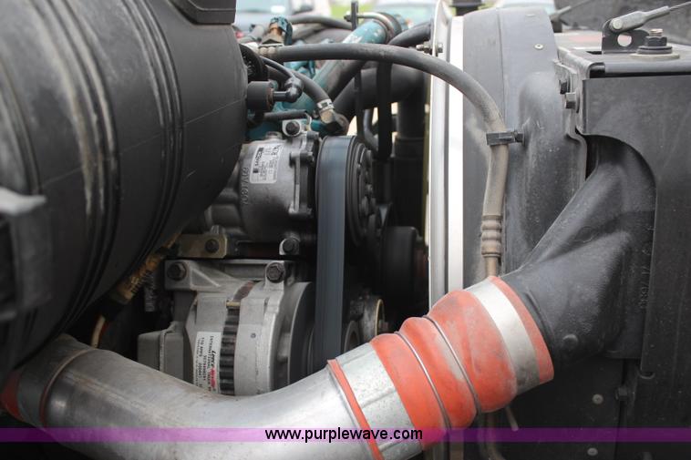 image for item H6014 2005 International DuraStar 4300 sewer jetter truck