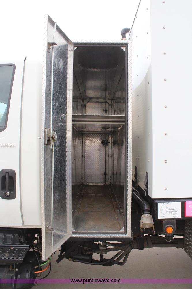 image for item H6014 2005 International DuraStar 4300 sewer jetter truck