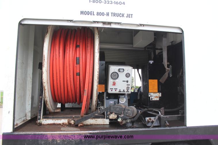 image for item H6014 2005 International DuraStar 4300 sewer jetter truck