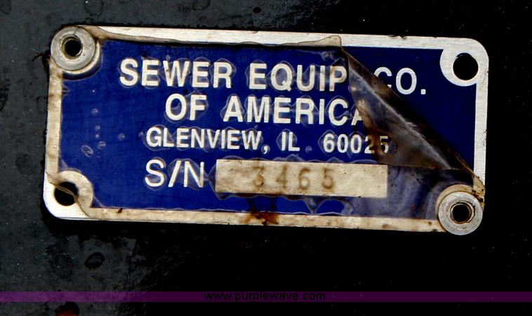 image for item H6014 2005 International DuraStar 4300 sewer jetter truck