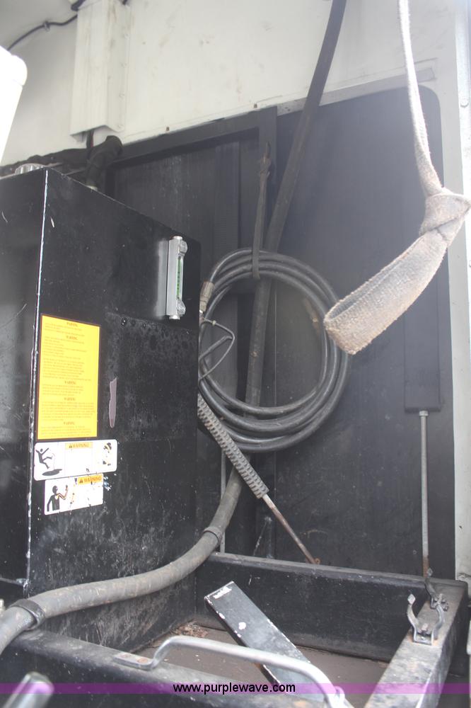 image for item H6014 2005 International DuraStar 4300 sewer jetter truck