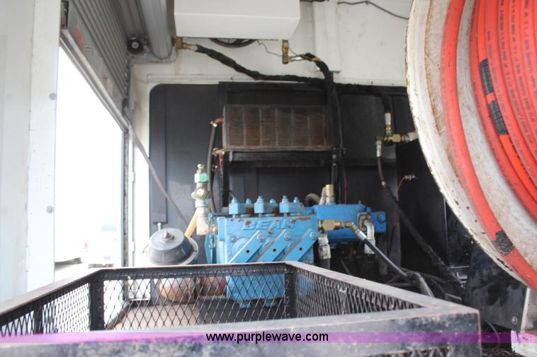 image for item H6014 2005 International DuraStar 4300 sewer jetter truck