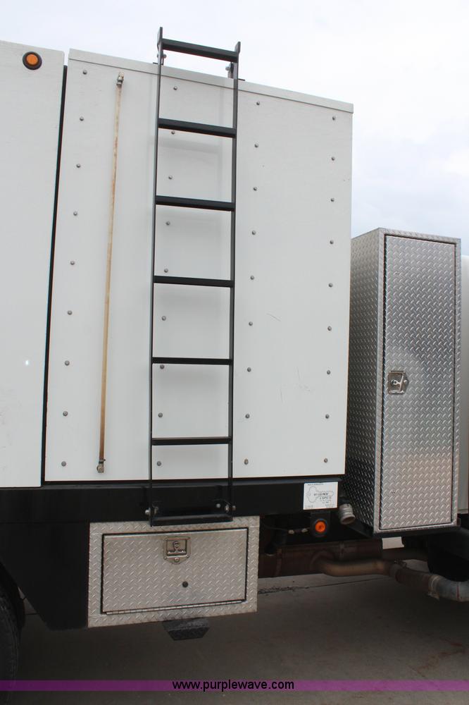 image for item H6014 2005 International DuraStar 4300 sewer jetter truck