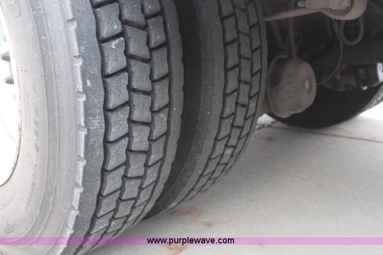 image for item H6014 2005 International DuraStar 4300 sewer jetter truck