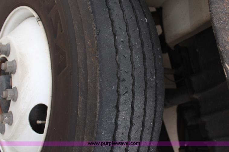 image for item H6014 2005 International DuraStar 4300 sewer jetter truck