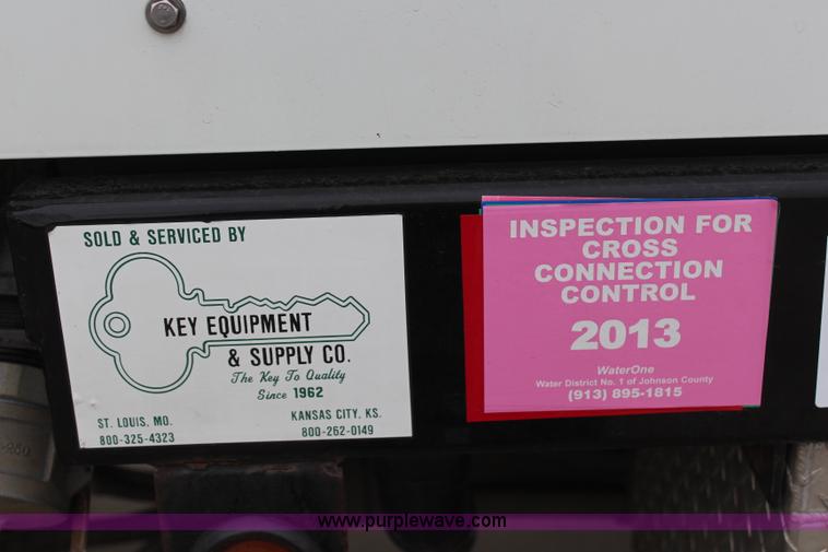 image for item H6014 2005 International DuraStar 4300 sewer jetter truck