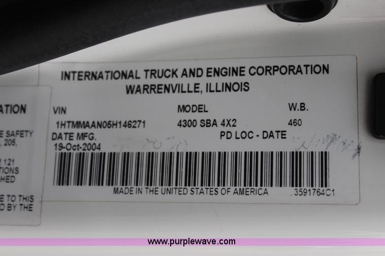 image for item H6014 2005 International DuraStar 4300 sewer jetter truck