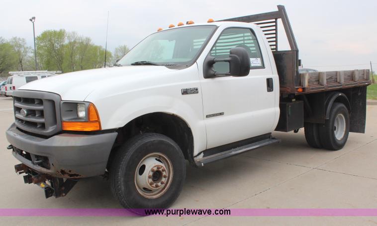 image for item H6015 2001 Ford F350 Super Duty XL flatbed truck