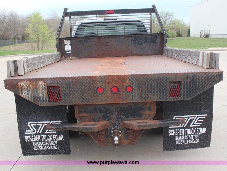 image for item H6015 2001 Ford F350 Super Duty XL flatbed truck