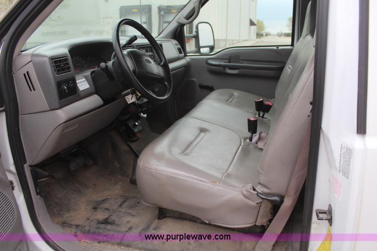 image for item H6015 2001 Ford F350 Super Duty XL flatbed truck