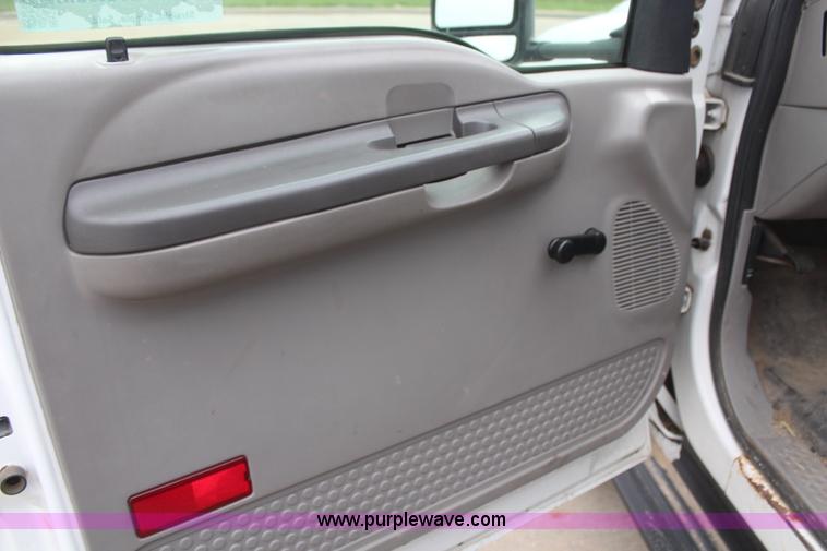 image for item H6015 2001 Ford F350 Super Duty XL flatbed truck