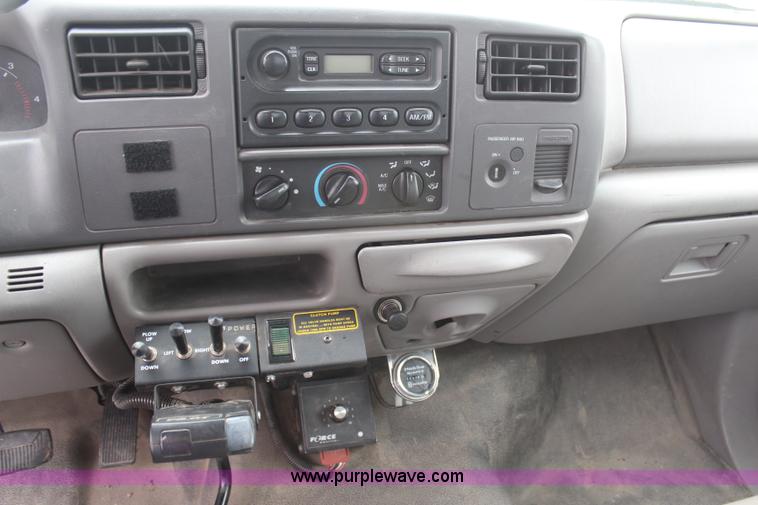 image for item H6015 2001 Ford F350 Super Duty XL flatbed truck