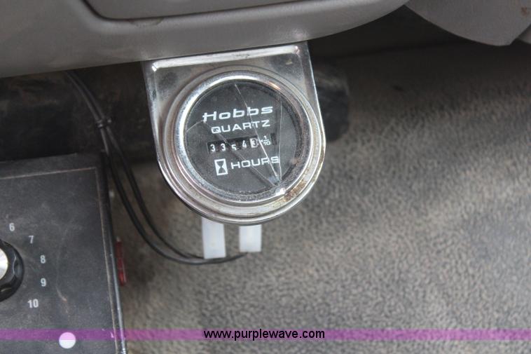 image for item H6015 2001 Ford F350 Super Duty XL flatbed truck