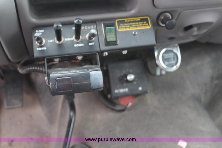 image for item H6015 2001 Ford F350 Super Duty XL flatbed truck