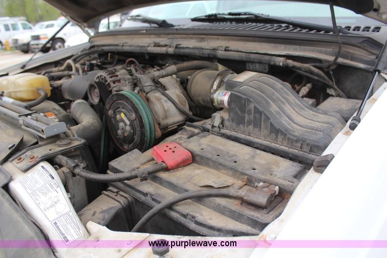 image for item H6015 2001 Ford F350 Super Duty XL flatbed truck