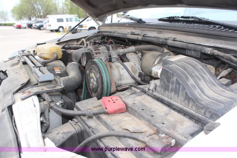 image for item H6015 2001 Ford F350 Super Duty XL flatbed truck