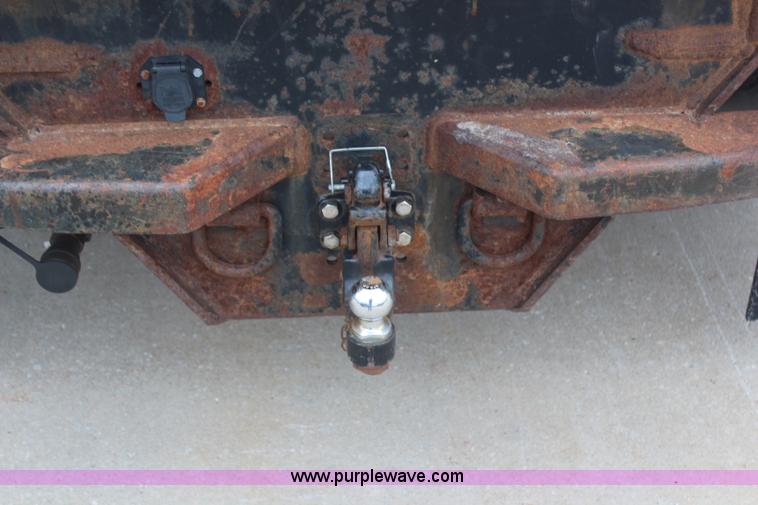 image for item H6015 2001 Ford F350 Super Duty XL flatbed truck