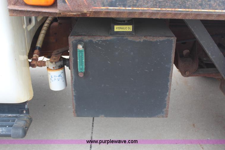 image for item H6015 2001 Ford F350 Super Duty XL flatbed truck