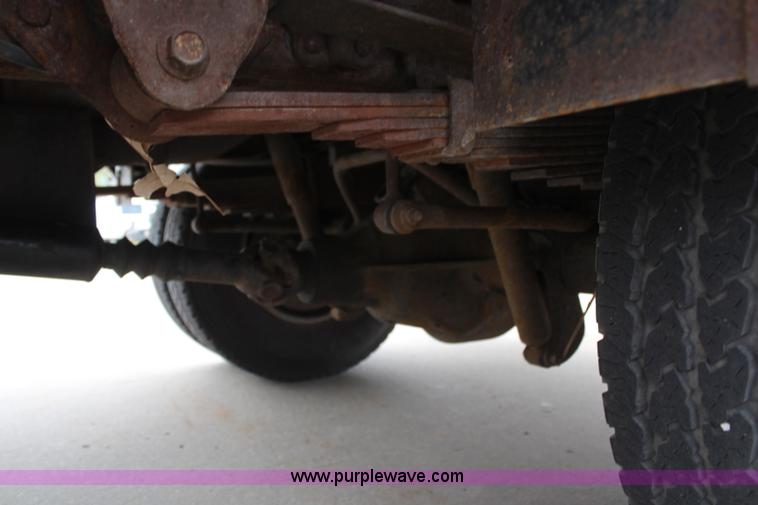 image for item H6015 2001 Ford F350 Super Duty XL flatbed truck