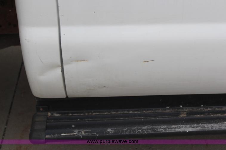 image for item H6015 2001 Ford F350 Super Duty XL flatbed truck