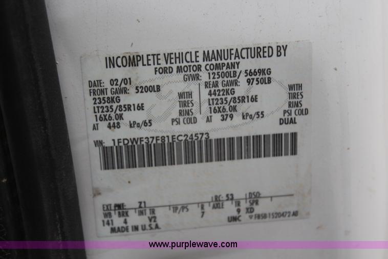 image for item H6015 2001 Ford F350 Super Duty XL flatbed truck