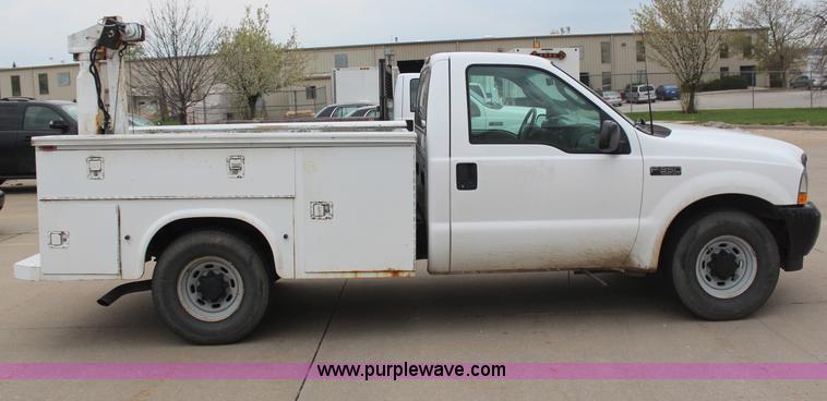 image for item H6016 2003 Ford F350 Super Duty XL utility truck