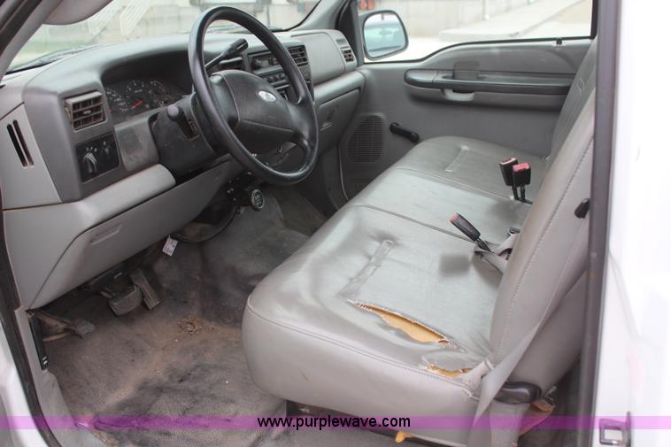 image for item H6016 2003 Ford F350 Super Duty XL utility truck