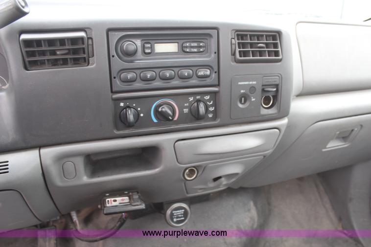 image for item H6016 2003 Ford F350 Super Duty XL utility truck