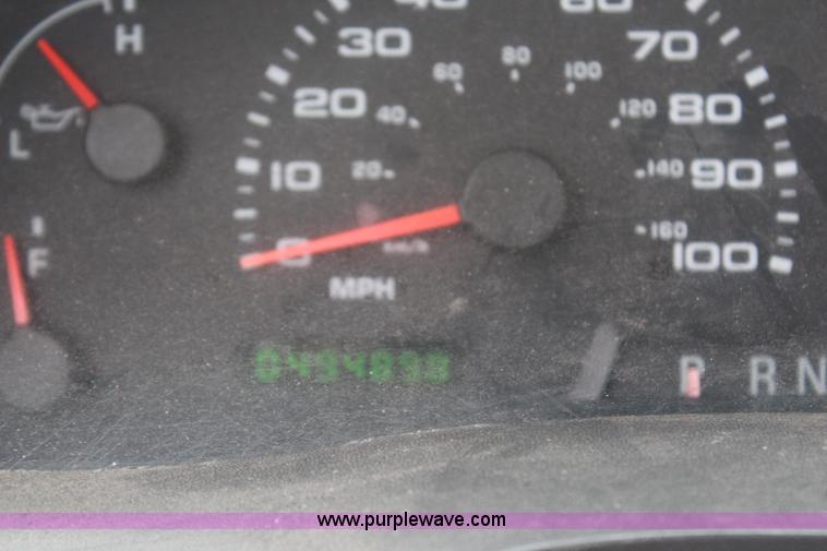 image for item H6016 2003 Ford F350 Super Duty XL utility truck