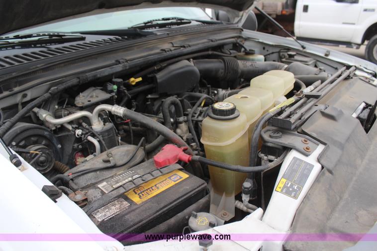 image for item H6016 2003 Ford F350 Super Duty XL utility truck