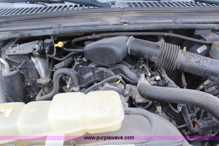 image for item H6016 2003 Ford F350 Super Duty XL utility truck