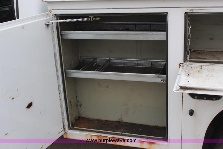 image for item H6016 2003 Ford F350 Super Duty XL utility truck