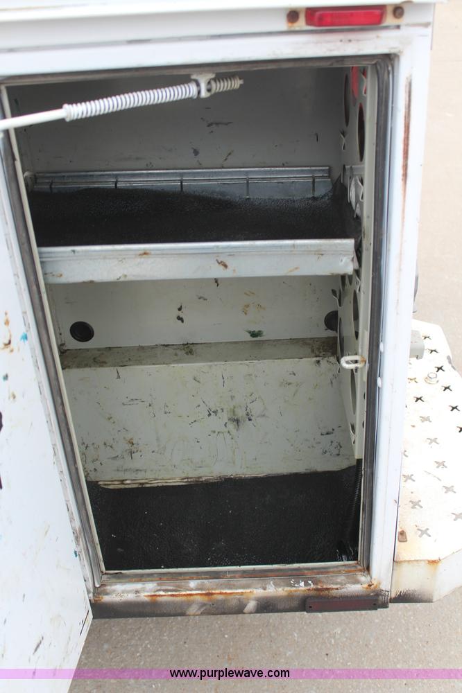 image for item H6016 2003 Ford F350 Super Duty XL utility truck