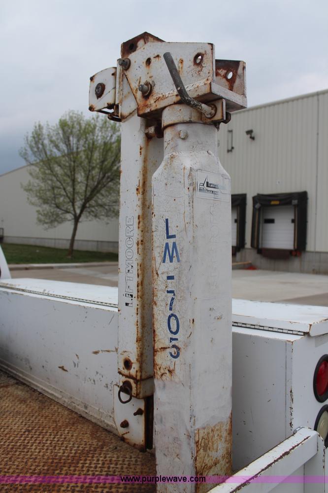 image for item H6016 2003 Ford F350 Super Duty XL utility truck