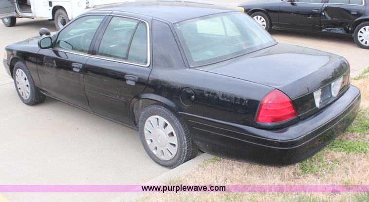 image for item H6017 2006 Ford Crown Victoria Police Interceptor
