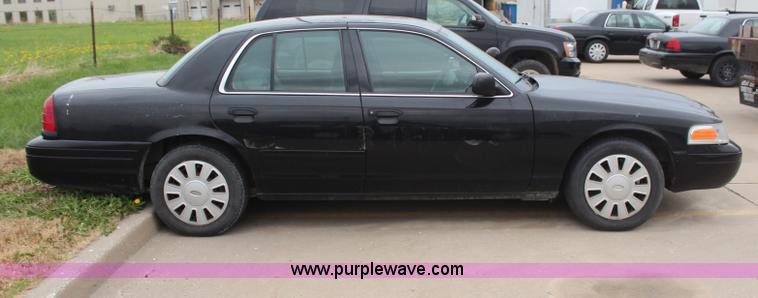 image for item H6017 2006 Ford Crown Victoria Police Interceptor