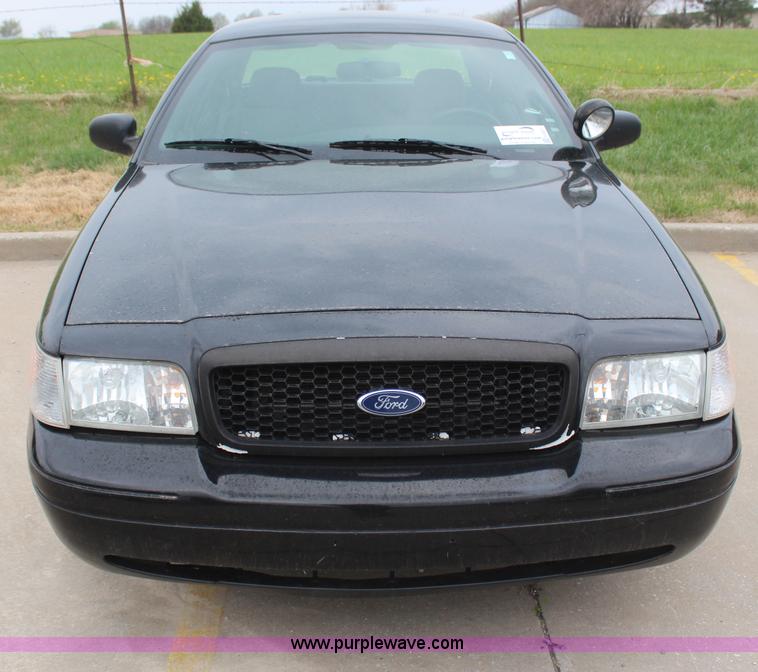 image for item H6017 2006 Ford Crown Victoria Police Interceptor