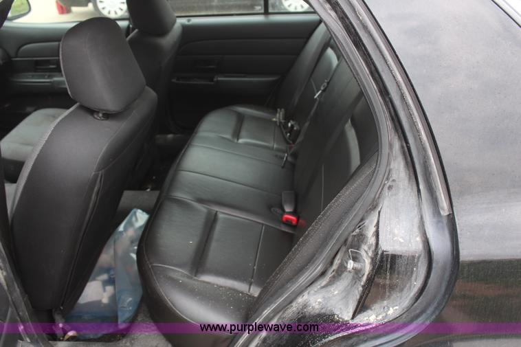image for item H6017 2006 Ford Crown Victoria Police Interceptor
