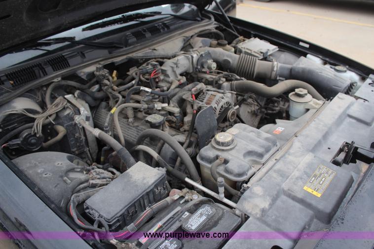 image for item H6017 2006 Ford Crown Victoria Police Interceptor