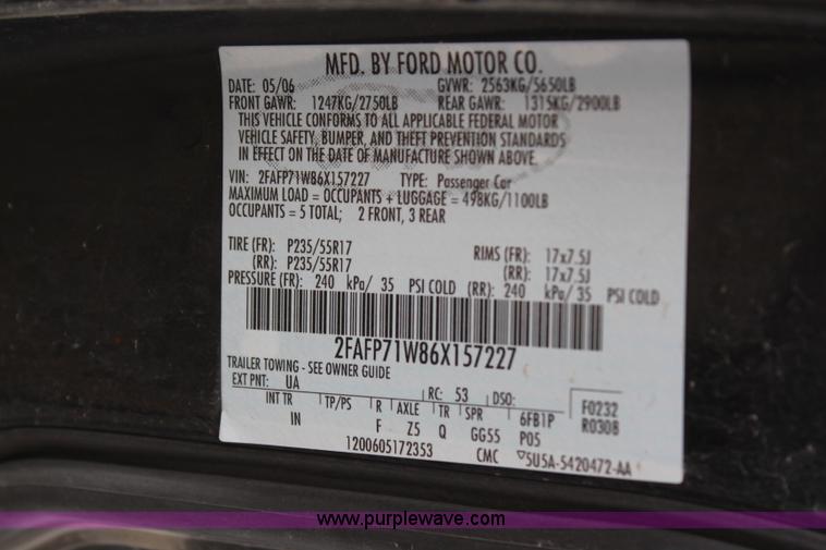 image for item H6017 2006 Ford Crown Victoria Police Interceptor