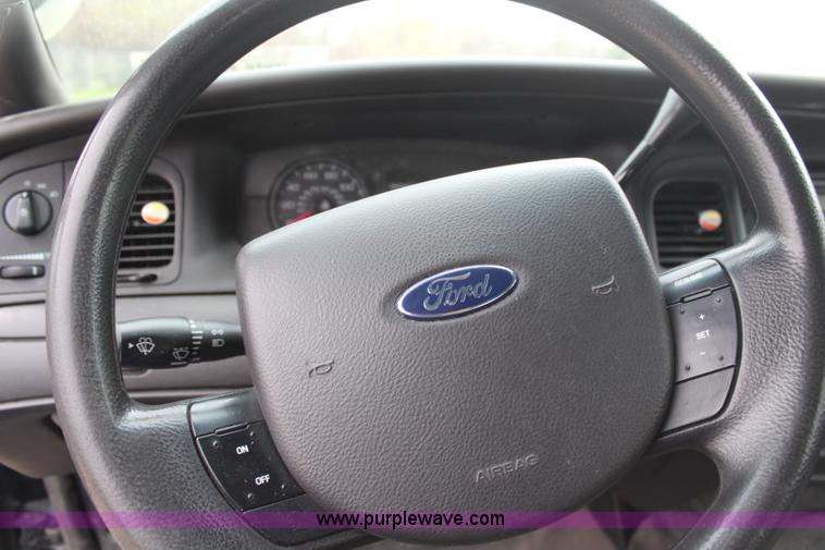 image for item H6028 2009 Ford Crown Victoria Police Interceptor