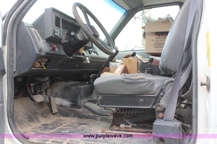 image for item H6062 2000 GMC C8500 flatbed truck