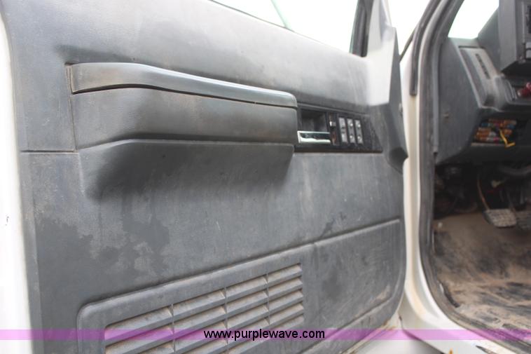 image for item H6062 2000 GMC C8500 flatbed truck