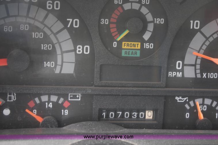 image for item H6062 2000 GMC C8500 flatbed truck