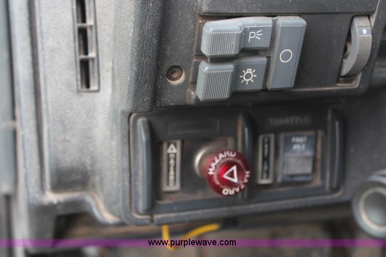 image for item H6062 2000 GMC C8500 flatbed truck