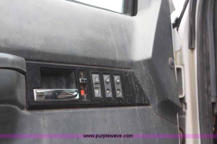 image for item H6062 2000 GMC C8500 flatbed truck