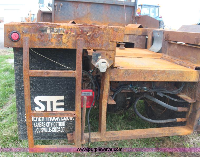 image for item H6062 2000 GMC C8500 flatbed truck