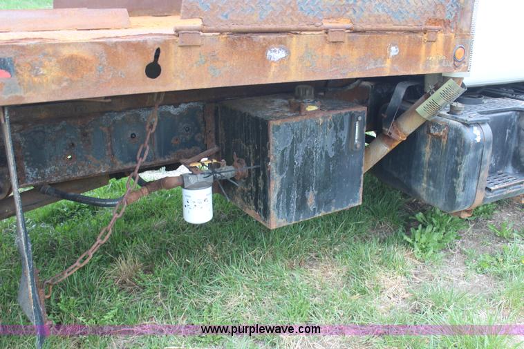 image for item H6062 2000 GMC C8500 flatbed truck